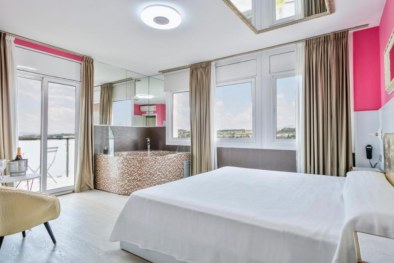 Hotel H Ґранульєс Екстер'єр фото