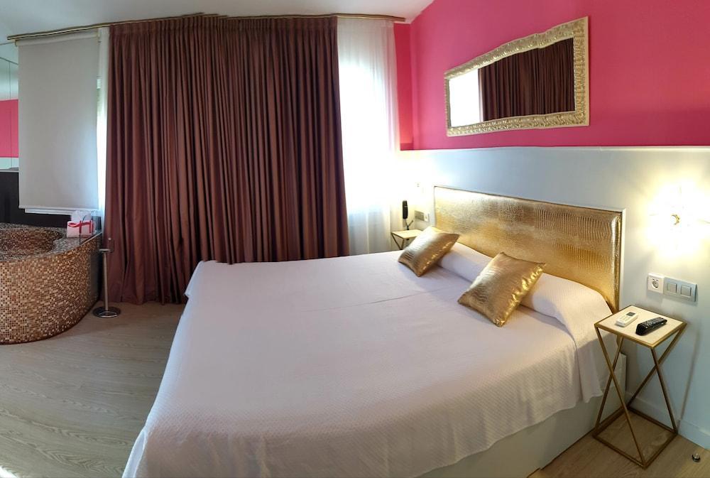 Hotel H Ґранульєс Екстер'єр фото