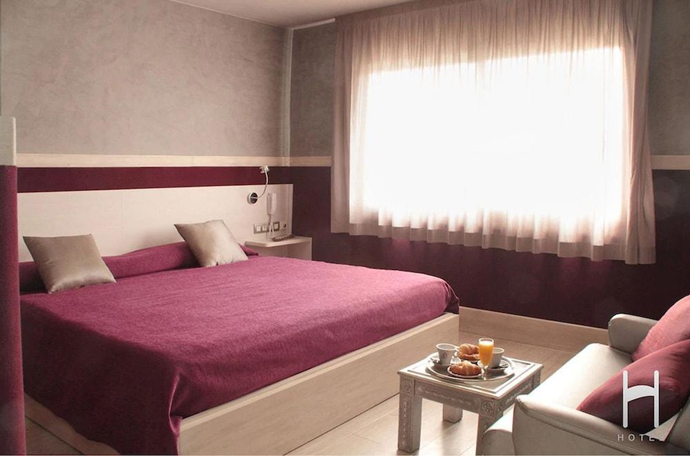 Hotel H Ґранульєс Екстер'єр фото