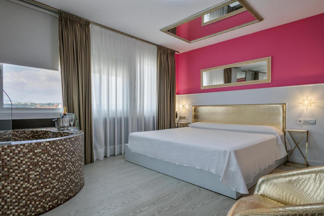 Hotel H Ґранульєс Екстер'єр фото