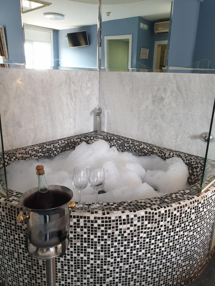 Hotel H Ґранульєс Екстер'єр фото