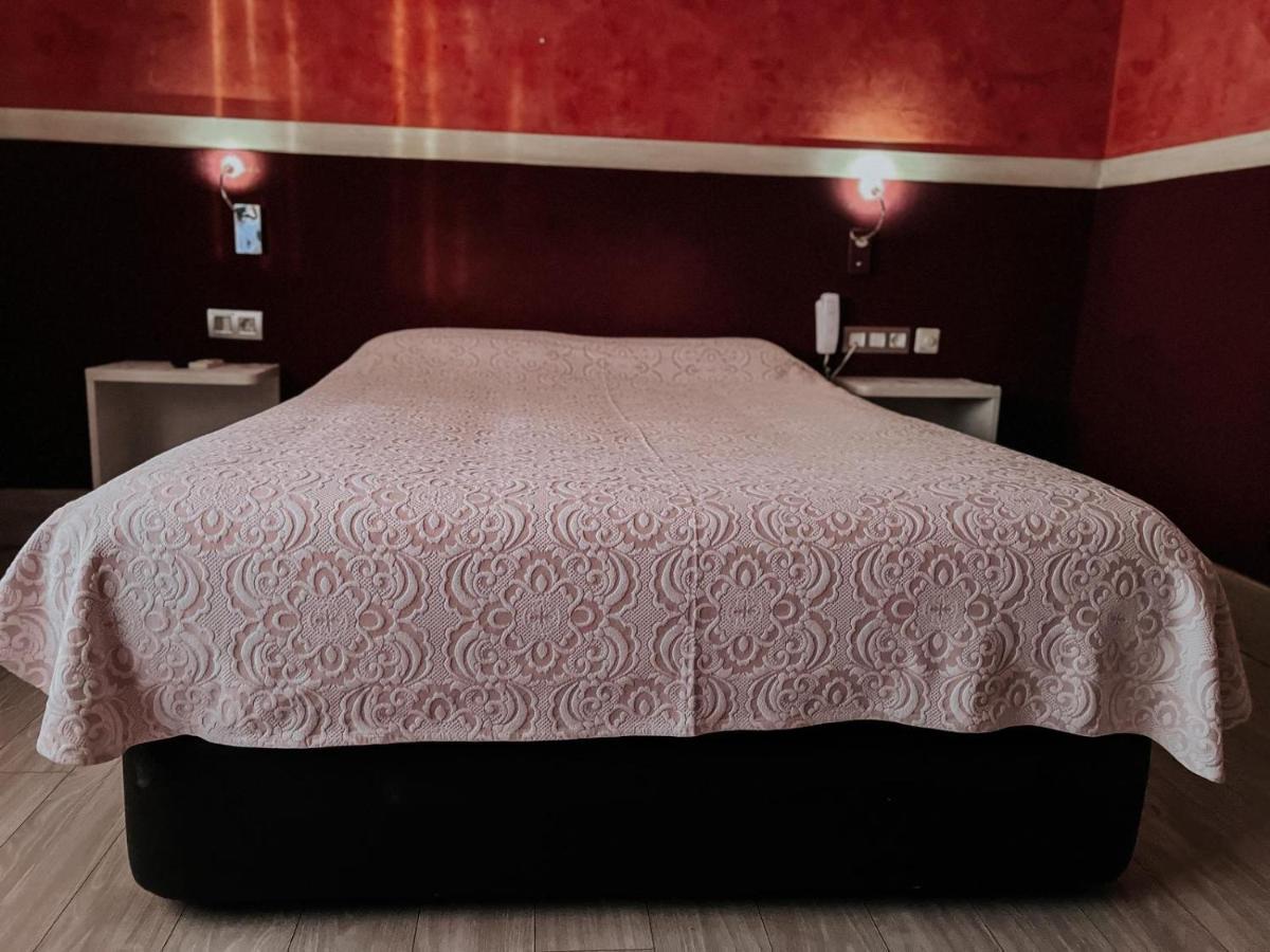 Hotel H Ґранульєс Екстер'єр фото