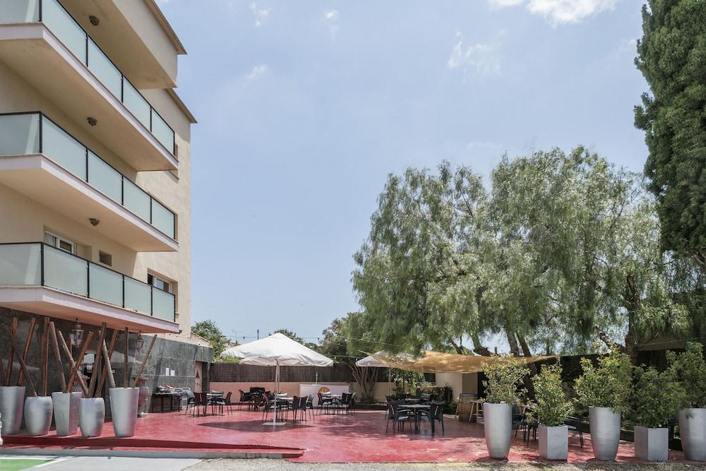 Hotel H Ґранульєс Екстер'єр фото